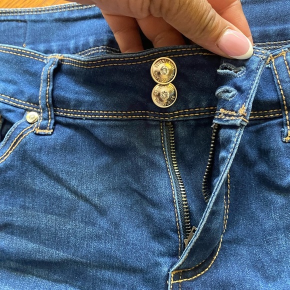 Seven7 Women's Blue Denim Shorts - Picture 5 of 6